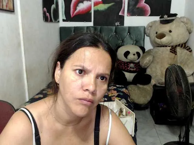 LeslyAnderson – webcam model profile photo Image 4