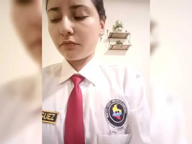 LT-333 – webcam model profile photo Image 16