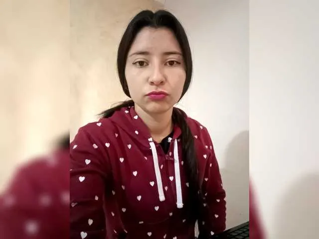 LT-333 – webcam model profile photo Image 5