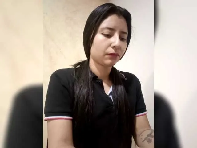 LT-333 – webcam model profile photo Image 7