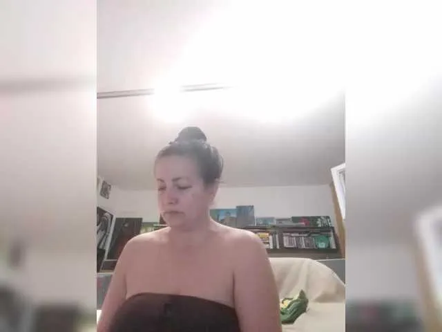 AKO_o0 – webcam model profile photo Image 11