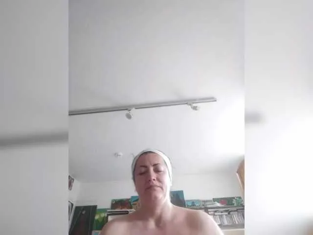 AKO_o0 – webcam model profile photo Image 7