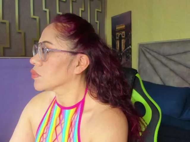 LushLuna – webcam model profile photo Image 13