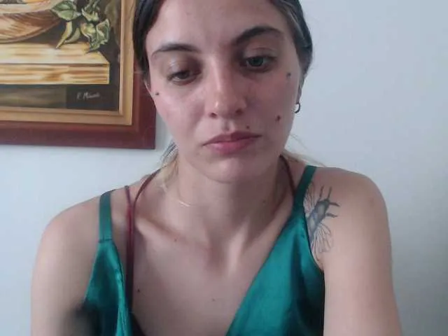 NatashaCeratti – webcam model profile photo Image 2