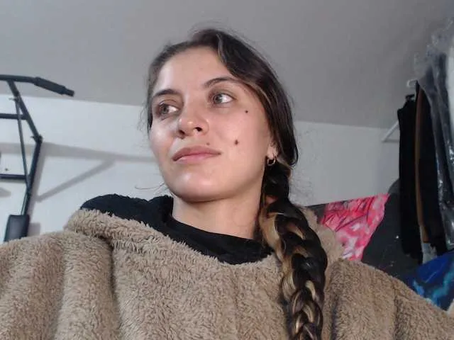 NatashaCeratti – webcam model profile photo Image 3
