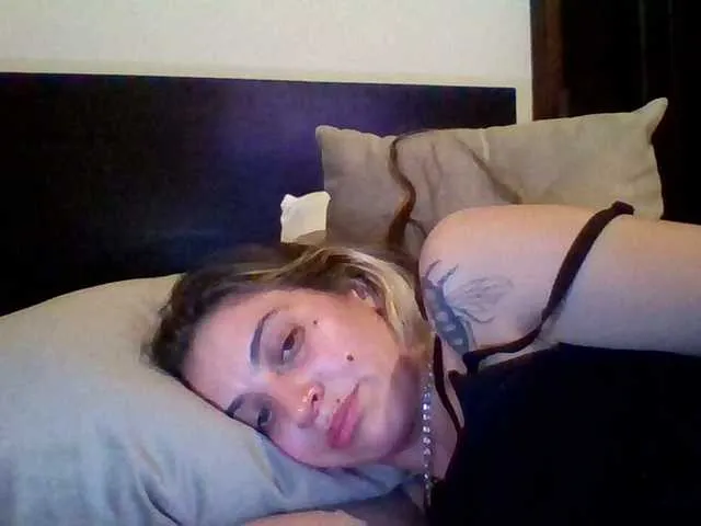 NatashaCeratti – webcam model profile photo Image 5