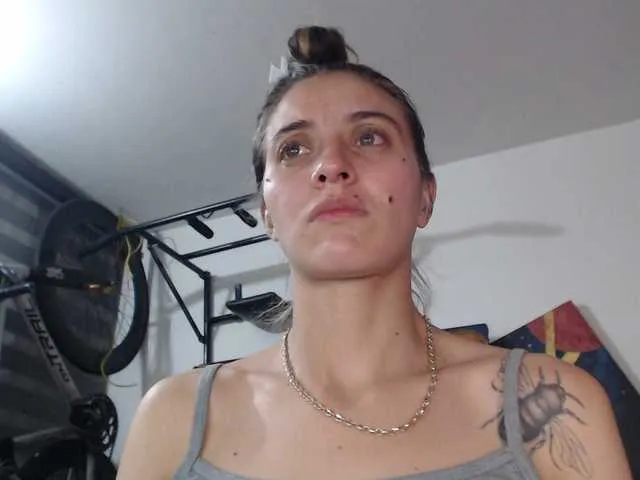 NatashaCeratti – webcam model profile photo Image 8