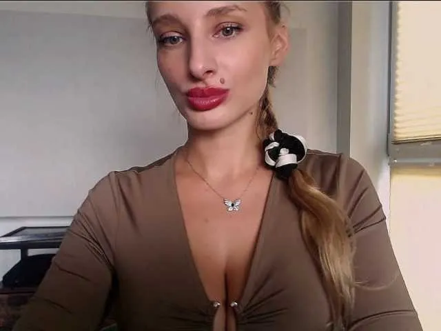 YasmienAtos – webcam model profile photo Image 18