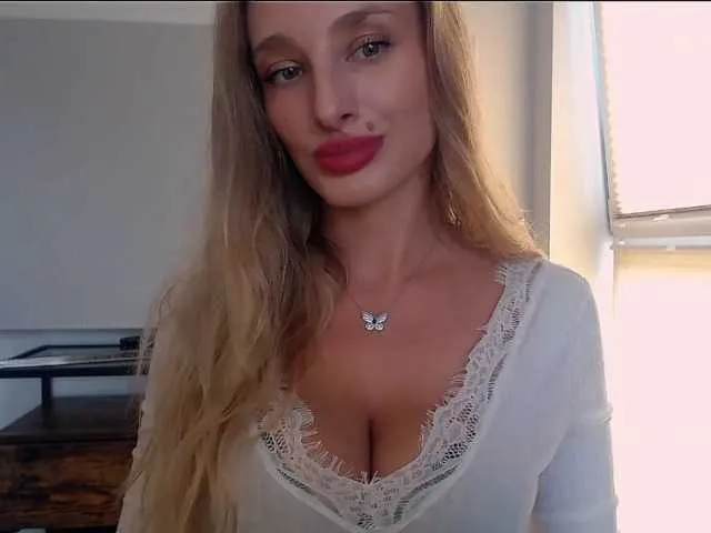 YasmienAtos – webcam model profile photo Image 7