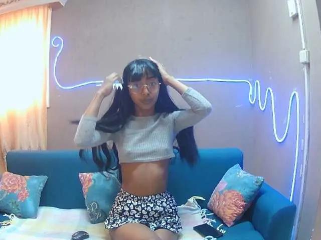 MiraKova – webcam model profile photo Image 6