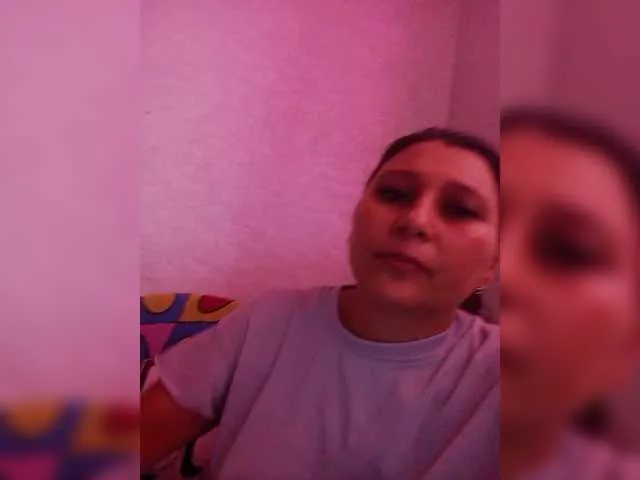 ChloeBitelly – webcam model profile photo Image 4