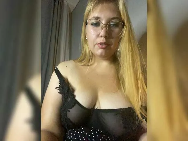 -SweetDi- – webcam model profile photo Image 15