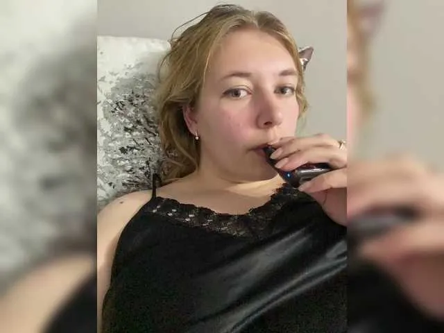 -SweetDi- – webcam model profile photo Image 3