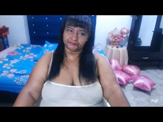 YasmienAtos – webcam model profile photo Image 5