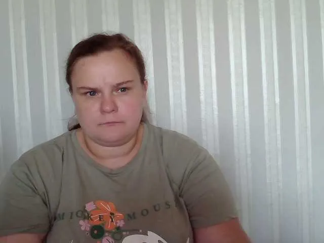 MiraKova – webcam model profile photo Image 12