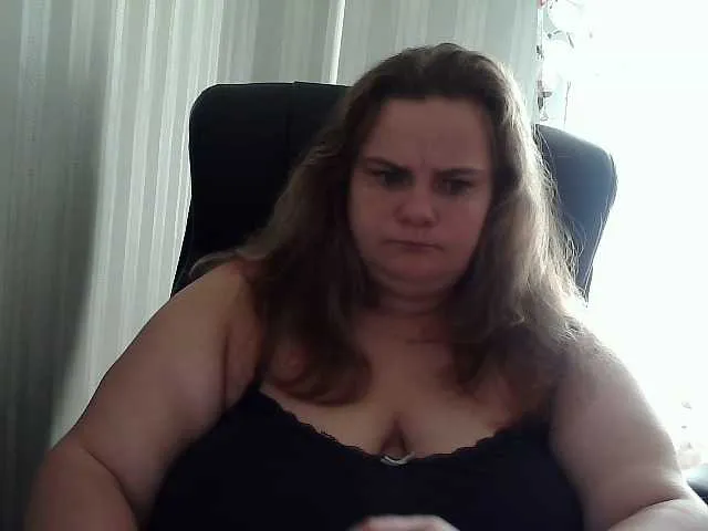 MiraKova – webcam model profile photo Image 16