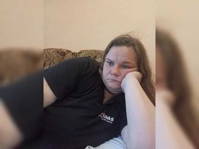 MiraKova – webcam model profile photo Image 6