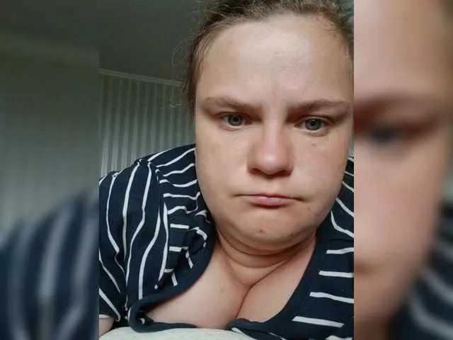 MiraKova – webcam model profile photo Image 8