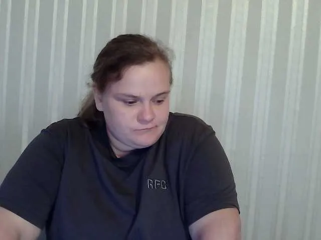 MiraKova – webcam model profile photo Image 9