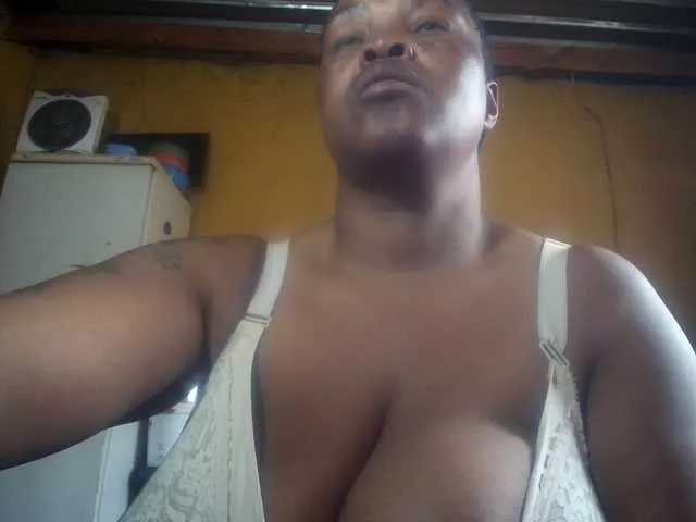NatashaCeratti – webcam model profile photo Image 6