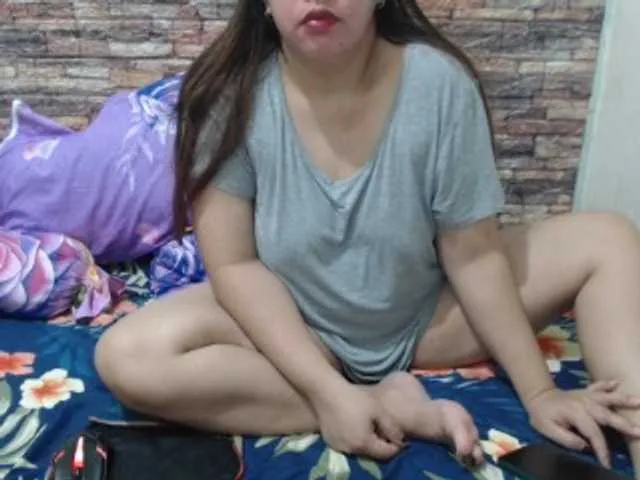 MiraKova – webcam model profile photo Image 14