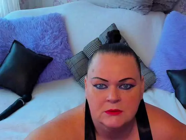 xDinnax – webcam model profile photo Image 15