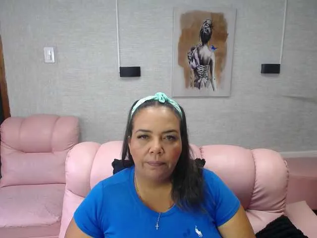 MiraKova – webcam model profile photo Image 5