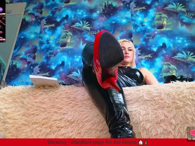 Mistress-Gwen Image 3