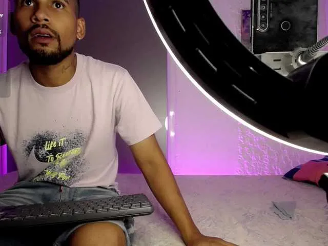 YasmienAtos – webcam model profile photo Image 8