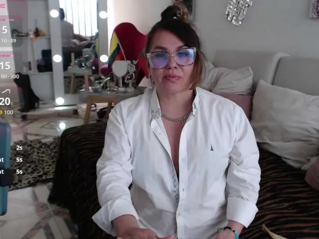 MiraKova – webcam model profile photo Image 15