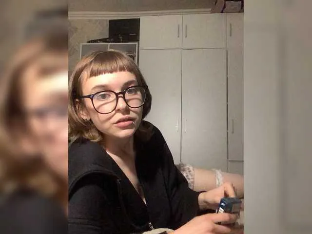 AdrianaAndrade – webcam model profile photo Image 8