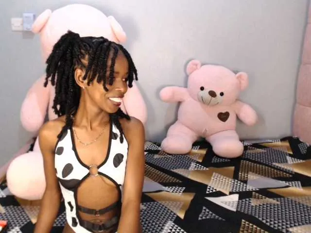 LunaTempt – webcam model profile photo Image 14