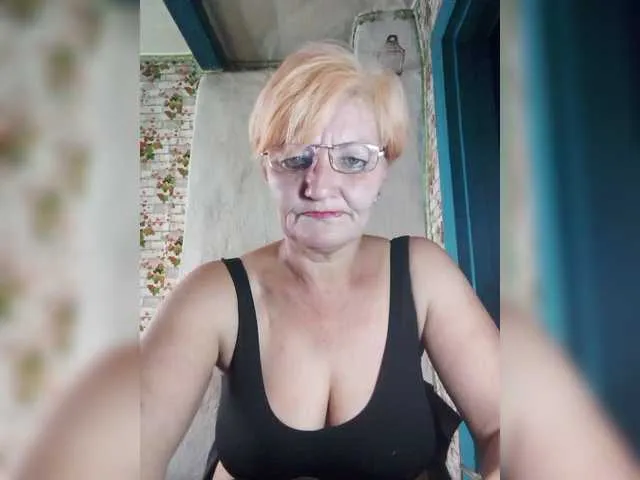 MayaLady – webcam model profile photo Image 2