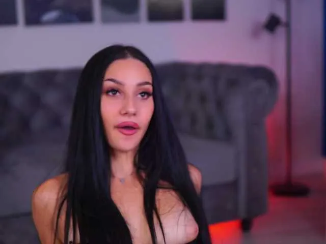 AlessaMiller – webcam model profile photo Image 12