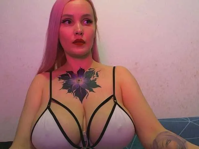 CrischelNovak – webcam model profile photo Image 5