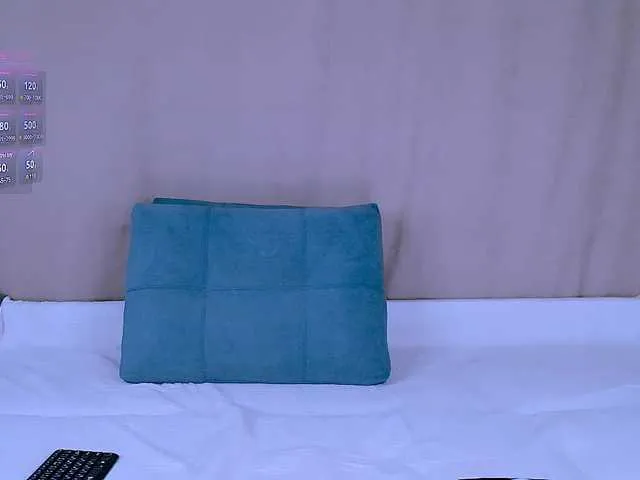 JuliahLewis – webcam model profile photo Image 6