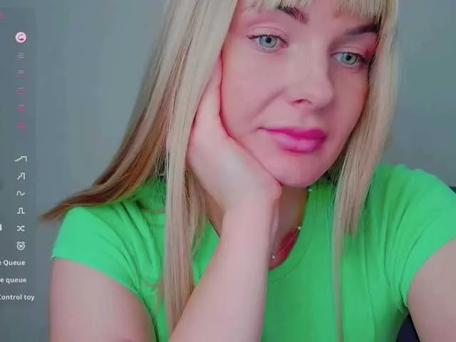 IlanaandDio – webcam model profile photo Image 3