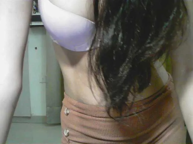 Awesomelusty – webcam model profile photo Image 9