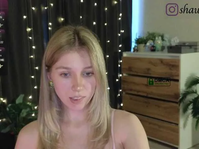 EsmeBrowm – webcam model profile photo Image 13