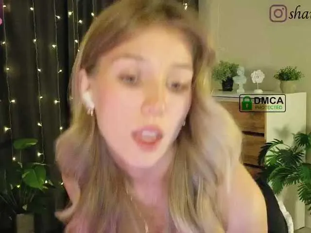 EsmeBrowm – webcam model profile photo Image 4