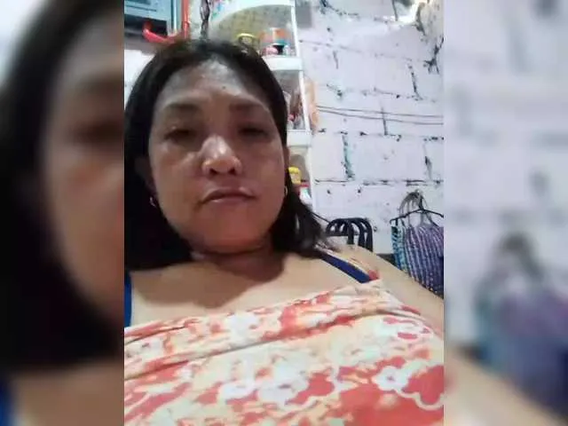 YasmienAtos – webcam model profile photo Image 10