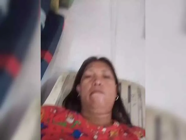 YasmienAtos – webcam model profile photo Image 13