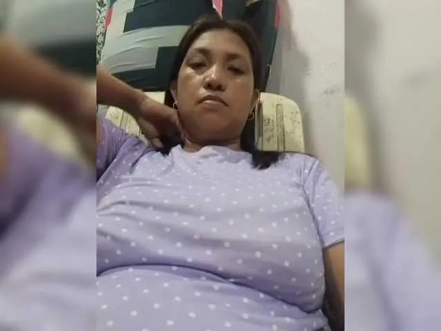 YasmienAtos – webcam model profile photo Image 18