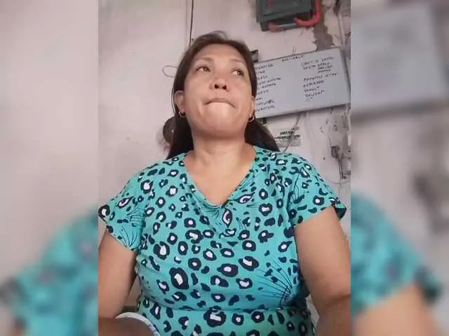 YasmienAtos – webcam model profile photo Image 7