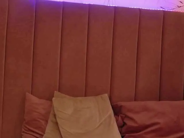 SelenaMontreal – webcam model profile photo Image 12