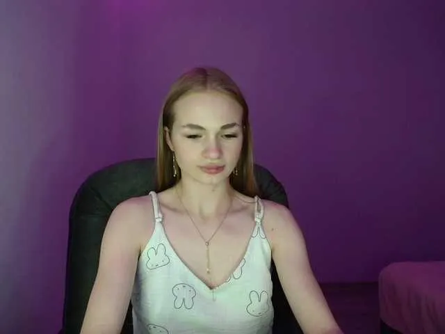 LeyahSummer – webcam model profile photo Image 12