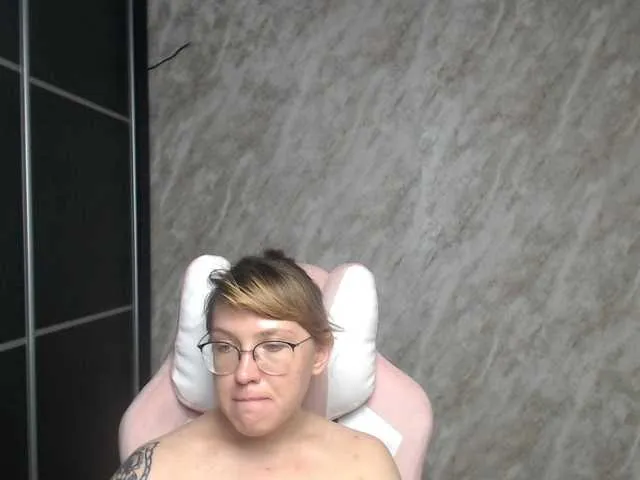 HotSilli152 – webcam model profile photo Image 3