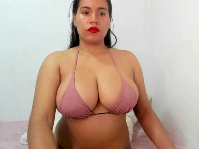 MiraKova – webcam model profile photo Image 19