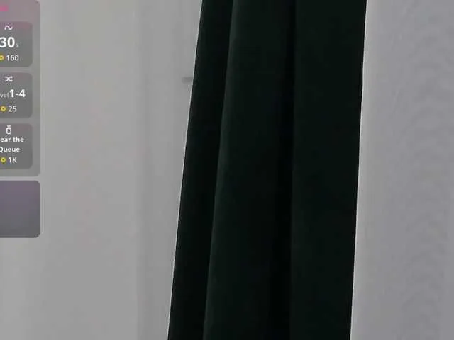 MiraKova – webcam model profile photo Image 3