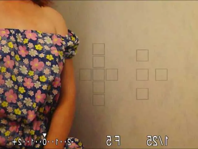 LaraCharm – webcam model profile photo Image 11